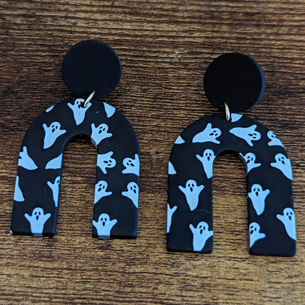 🎃Clay Black & White Ghosts New!